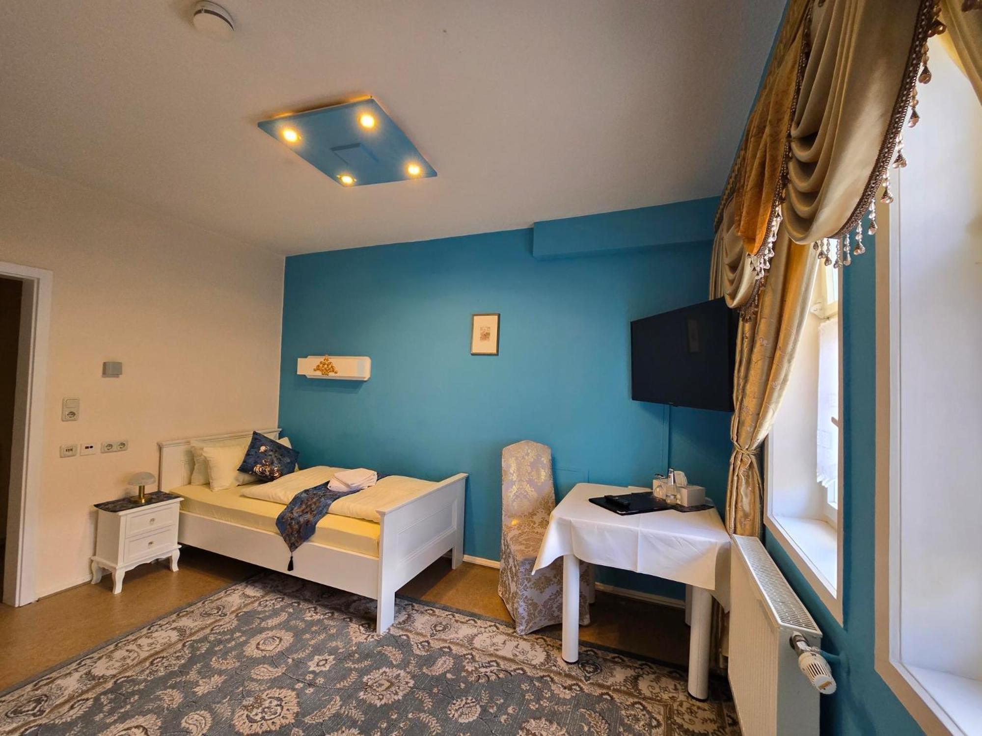 שליץ Hotel & Cafe Schachtenburg מראה חיצוני תמונה